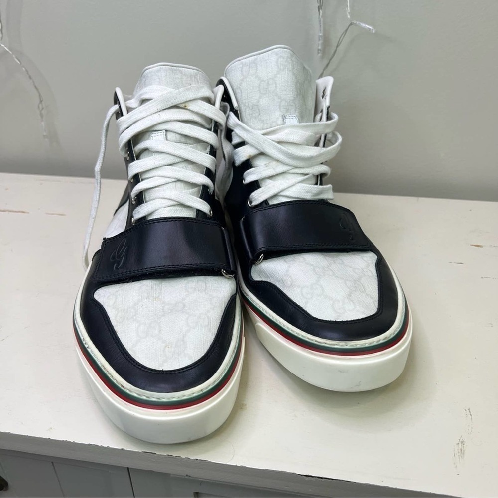 Gucci Black and White High Top Sneakers. Size: 12
Vintage GG Supreme Sneaker - Picture 4 of 9